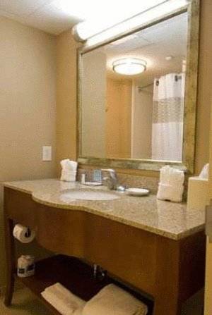 Imagen de la habitación del Hotel Hampton Inn Wilmington - University Area/smith Creek Station. Foto 5