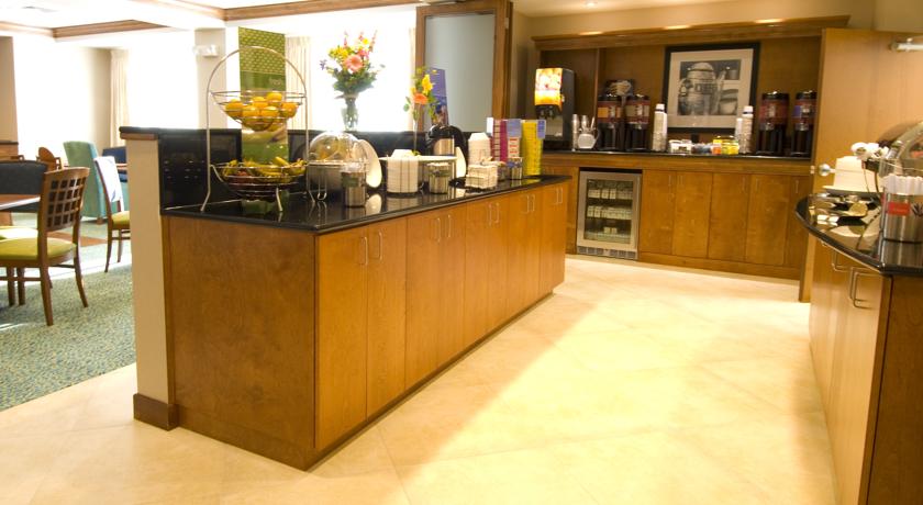 Imagen del bar/restaurante del Hotel Hampton Inn Wilmington - University Area/smith Creek Station. Foto 4