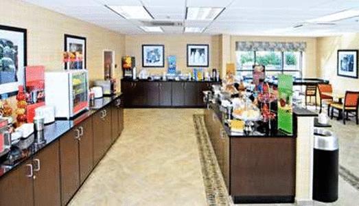 Imagen del bar/restaurante del Hotel Hampton Inn Wilmington-medical Park. Foto 3