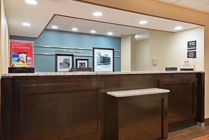 Imagen de los interiores del Hotel Hampton Inn Winfield/teays Valley. Foto 19