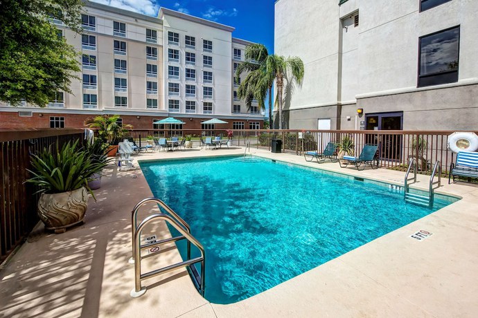 Imagen de la piscina del Hotel Hampton Inn Winter Haven. Foto 20