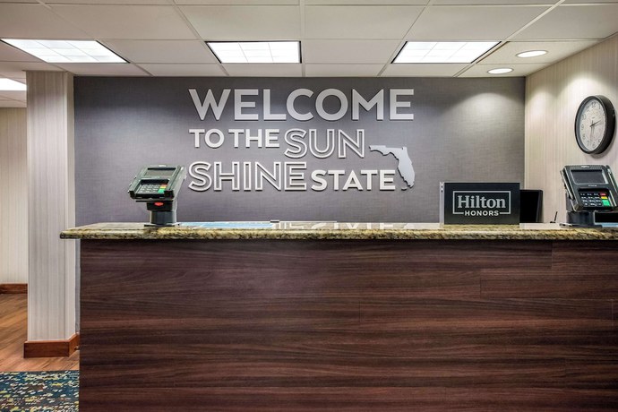 Imagen de los interiores del Hotel Hampton Inn Winter Haven. Foto 15