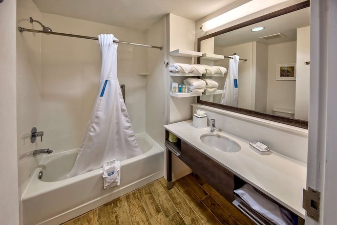 Imagen de la habitación del Hotel Hampton Inn Winter Haven. Foto 7