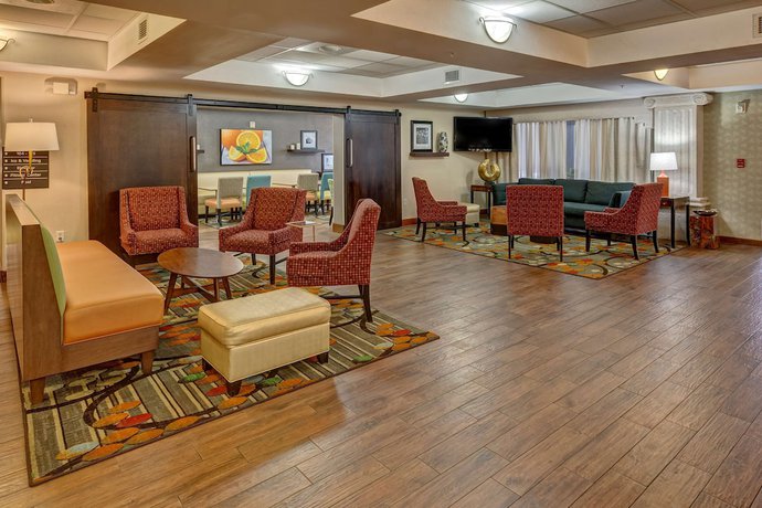 Imagen de los interiores del Hotel Hampton Inn Winter Haven. Foto 17