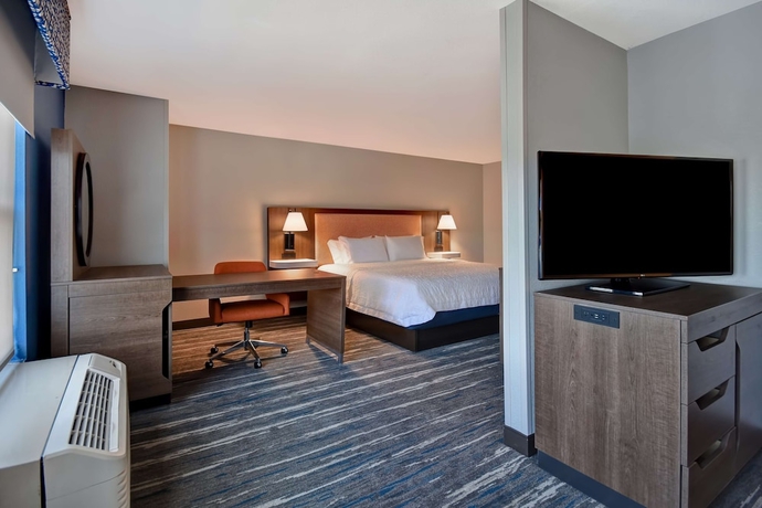 Imagen de la habitación del Hotel Hampton Inn Woodbridge. Foto 13