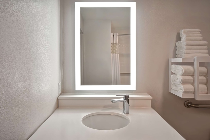 Imagen de la habitación del Hotel Hampton Inn Woodbridge, Woodbridge. Foto 10