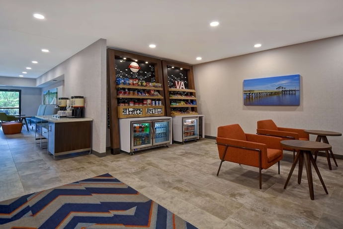 Imagen de los interiores del Hotel Hampton Inn Woodbridge, Woodbridge. Foto 15
