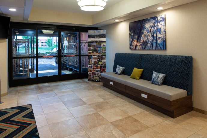Imagen de los interiores del Hotel Hampton Inn Wytheville. Foto 20