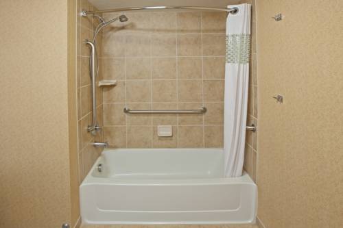 Imagen de la habitación del Hotel Hampton Inn Youngstown West. Foto 7