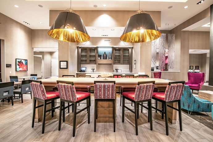 Imagen de los interiores del Hotel Hampton Inn & Suites Asheville Biltmore Area. Foto 18
