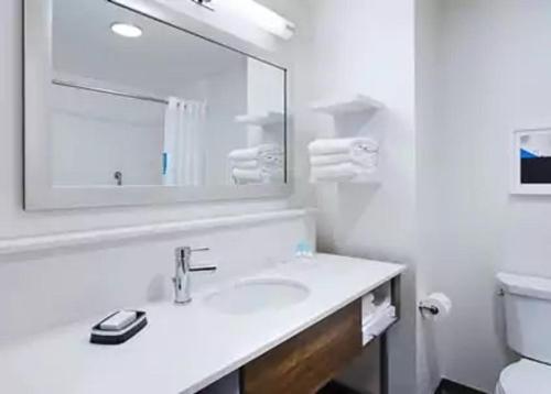 Imagen general del Hotel Hampton Inn & Suites Cape Canaveral Cruise Port, Fl. Foto 3