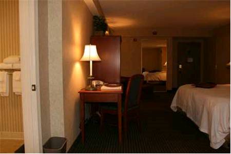 Imagen de la habitación del Hotel Hampton Inn & Suites Country Club Plaza. Foto 3