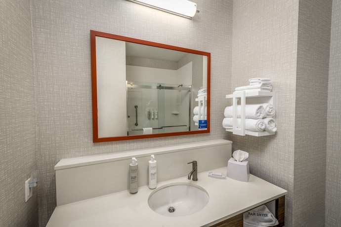 Imagen de la habitación del Hotel Hampton Inn & Suites Huntington Downtown, Ny. Foto 11