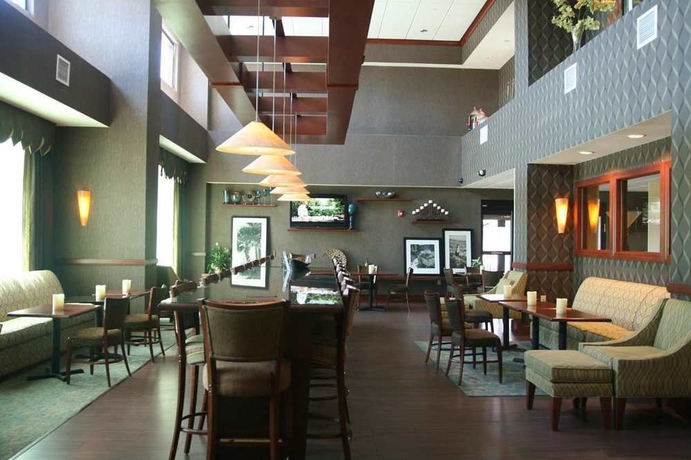Imagen de los interiores del Hotel Hampton Inn & Suites Jacksonville Beach Boulevard/Mayo Clinic. Foto 2