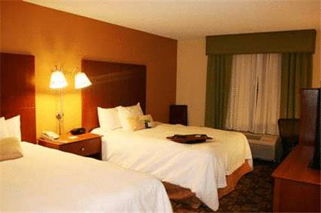 Imagen de la habitación del Hotel Hampton Inn & Suites Kansas City-merriam. Foto 4