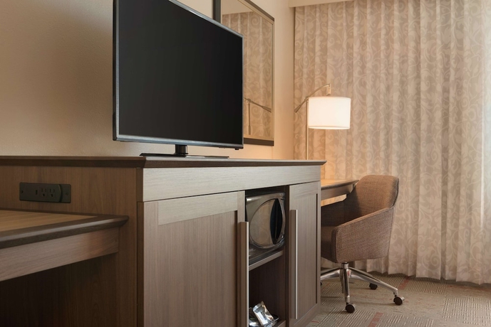 Imagen de la habitación del Hotel Hampton Inn & Suites Kenosha. Foto 10