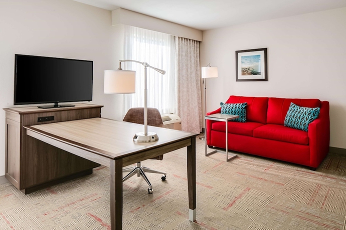 Imagen de la habitación del Hotel Hampton Inn & Suites Kenosha. Foto 13