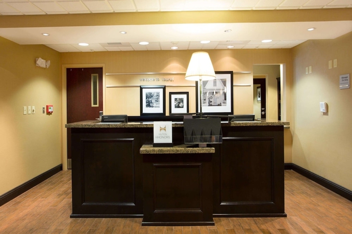 Imagen de los interiores del Hotel Hampton Inn & Suites Laurel. Foto 18