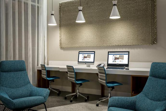 Imagen de los interiores del Hotel Hampton Inn & Suites Los Angeles/Santa Monica. Foto 10