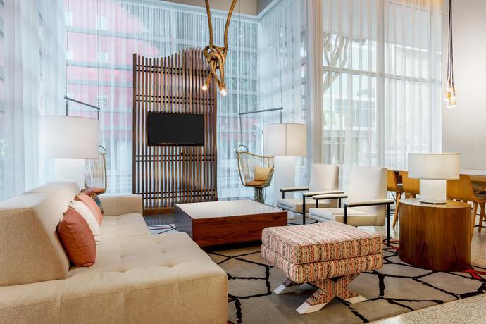 Imagen de los interiores del Hotel Hampton Inn & Suites Los Angeles/Santa Monica. Foto 12