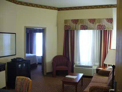 Imagen de la habitación del Hotel Hampton Inn & Suites Memphis-wolfchase Galleria. Foto 2