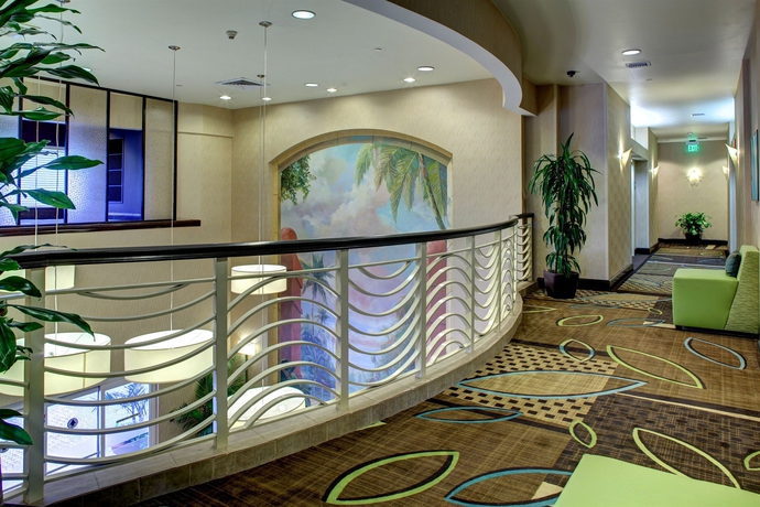 Imagen de los interiores del Hotel Hampton Inn & Suites Miami Airport South Blue. Foto 10