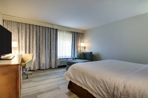 Imagen de la habitación del Hotel Hampton Inn & Suites Milwaukee West. Foto 2