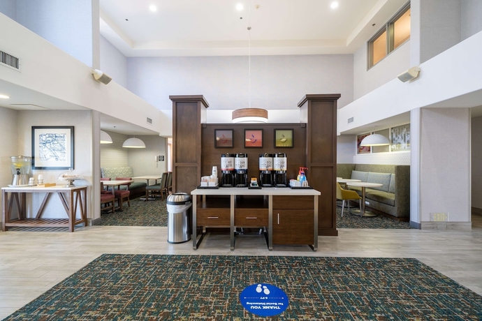 Imagen de los interiores del Hotel Hampton Inn & Suites Modesto - Salida. Foto 17