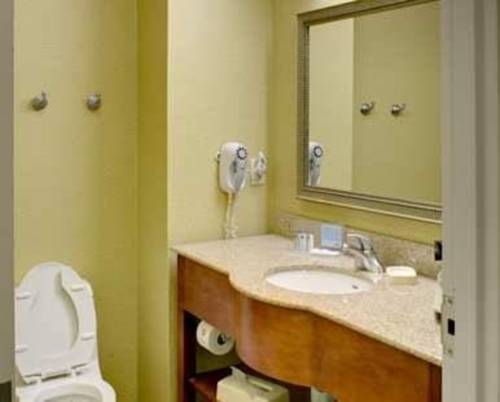 Imagen de la habitación del Hotel Hampton Inn & Suites Moline-quad City Int'l Aprt. Foto 8