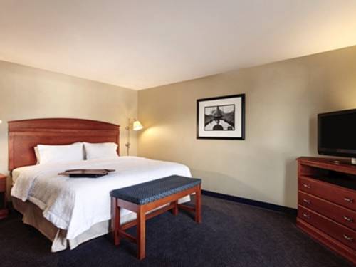 Imagen de la habitación del Hotel Hampton Inn & Suites Mystic. Foto 1
