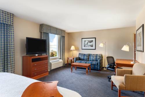 Imagen de la habitación del Hotel Hampton Inn & Suites Mystic. Foto 3