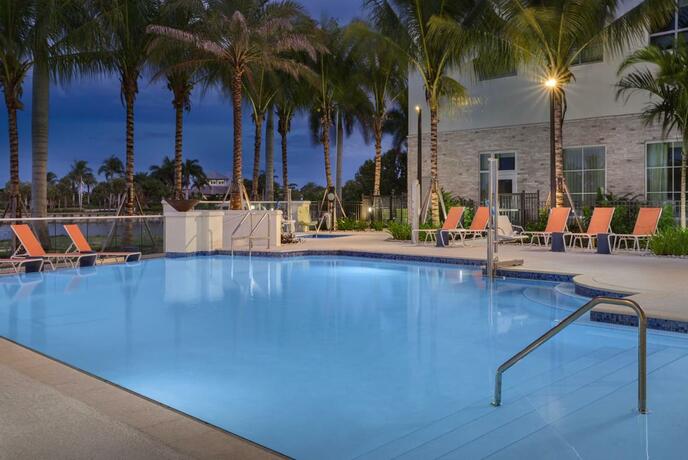 Imagen general del Hotel Hampton Inn & Suites Naples South. Foto 75