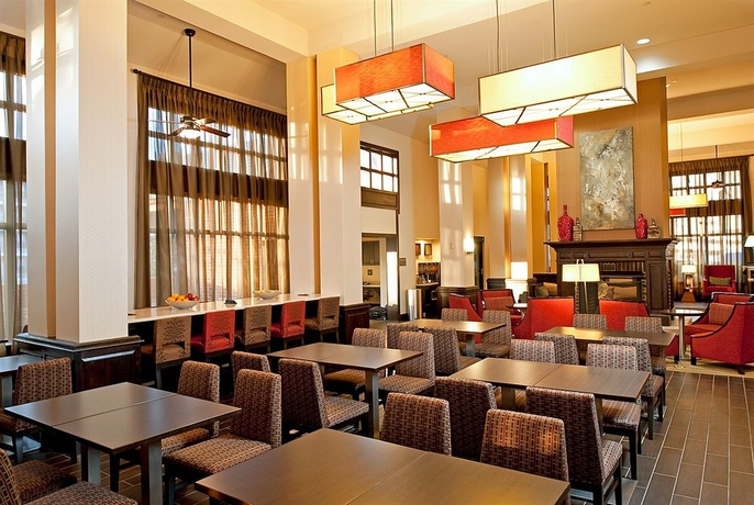 Imagen del bar/restaurante del Hotel Hampton Inn & Suites Nashville-Vanderbilt-Elliston Place. Foto 1