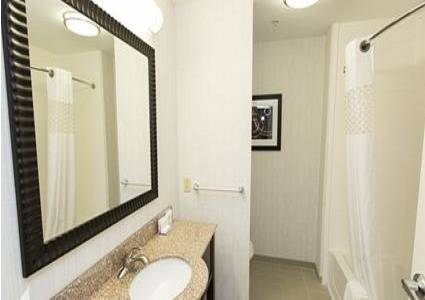 Imagen de la habitación del Hotel Hampton Inn & Suites Oklahoma City Airport. Foto 10