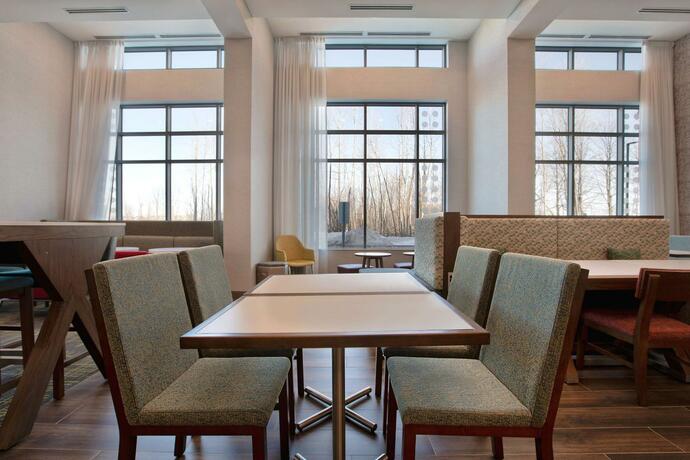 Imagen general del Hotel Hampton Inn & Suites Ottawa West, Ontario, Canada. Foto 22