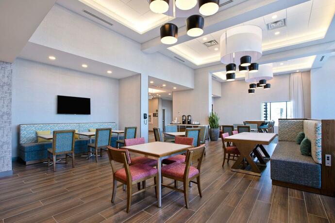 Imagen general del Hotel Hampton Inn & Suites Ottawa West, Ontario, Canada. Foto 34