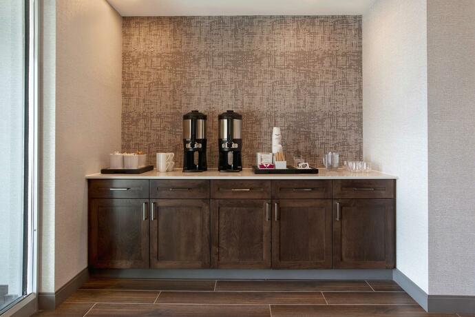 Imagen general del Hotel Hampton Inn & Suites Ottawa West, Ontario, Canada. Foto 35