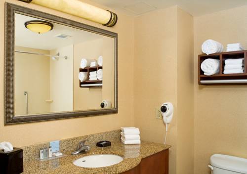 Imagen de la habitación del Hotel Hampton Inn & Suites Pittsburgh-meadow Lands. Foto 3