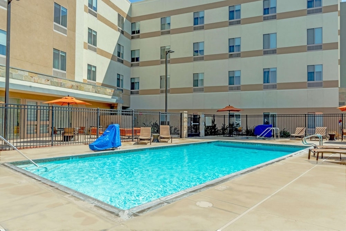 Imagen de la piscina del Hotel Hampton Inn & Suites Riverside/corona East. Foto 19