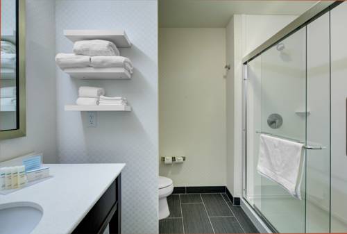 Imagen de la habitación del Hotel Hampton Inn & Suites - Roanoke-downtown, Va. Foto 1