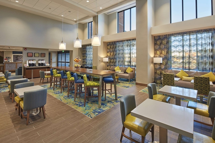 Imagen de los interiores del Hotel Hampton Inn & Suites Sacramento At Csus. Foto 14