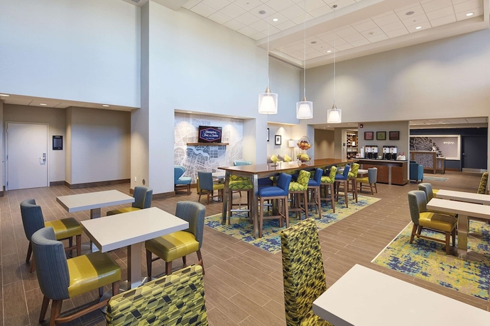 Imagen de los interiores del Hotel Hampton Inn & Suites Sacramento At Csus. Foto 16