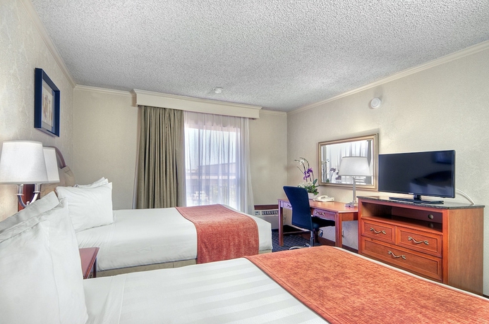 Imagen de la habitación del Hotel Hampton Inn & Suites San Mateo-San Francisco Airport. Foto 4