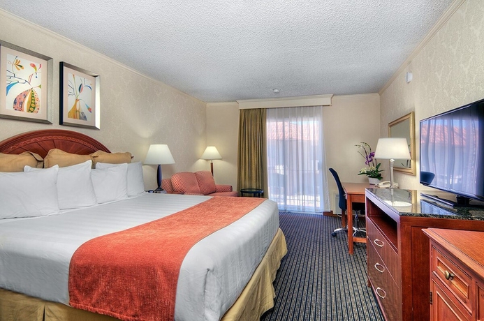 Imagen de la habitación del Hotel Hampton Inn & Suites San Mateo-San Francisco Airport. Foto 6