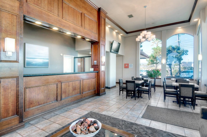 Imagen de los interiores del Hotel Hampton Inn & Suites San Mateo-San Francisco Airport. Foto 10