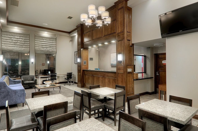 Imagen de los interiores del Hotel Hampton Inn & Suites San Mateo-San Francisco Airport. Foto 13