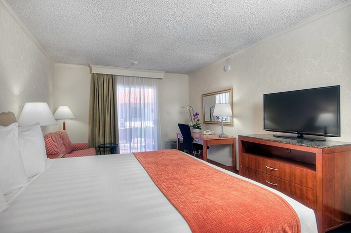 Imagen de la habitación del Hotel Hampton Inn & Suites San Mateo-San Francisco Airport. Foto 9