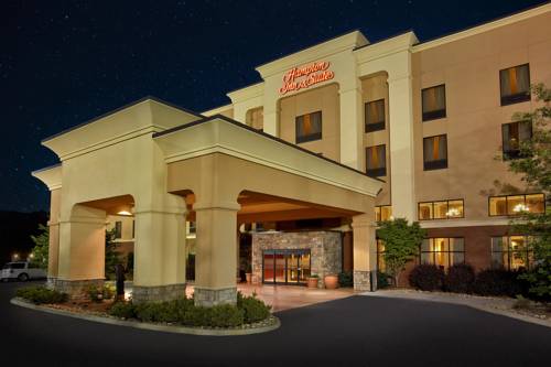 Imagen de la habitación del Hotel Hampton Inn & Suites Sevierville At Stadium Drive. Foto 2