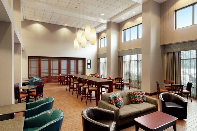Imagen de los interiores del Hotel Hampton Inn & Suites Syracuse Dewitt. Foto 16