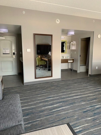 Imagen de la habitación del Hotel Hampton Inn & Suites Syracuse Dewitt. Foto 11